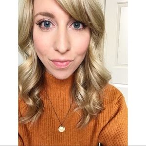 Meet your Posher, Abigail